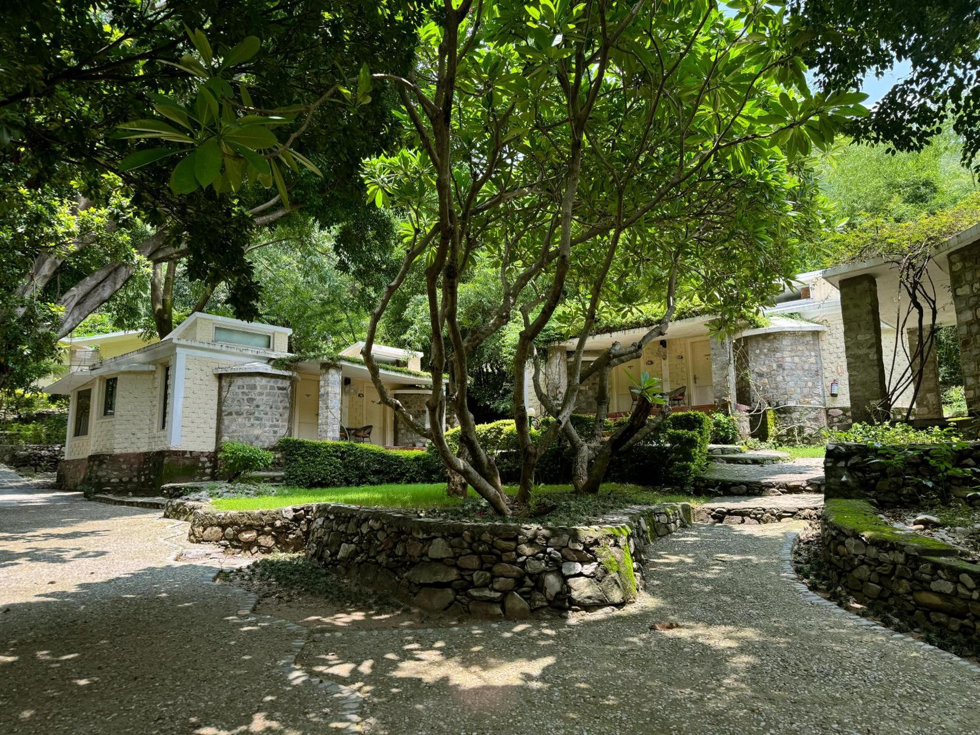 The Solluna Resort Garjia Bagian luar foto