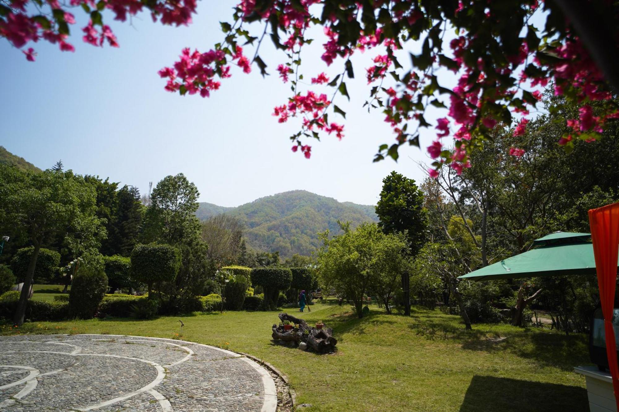 The Solluna Resort Garjia Bagian luar foto